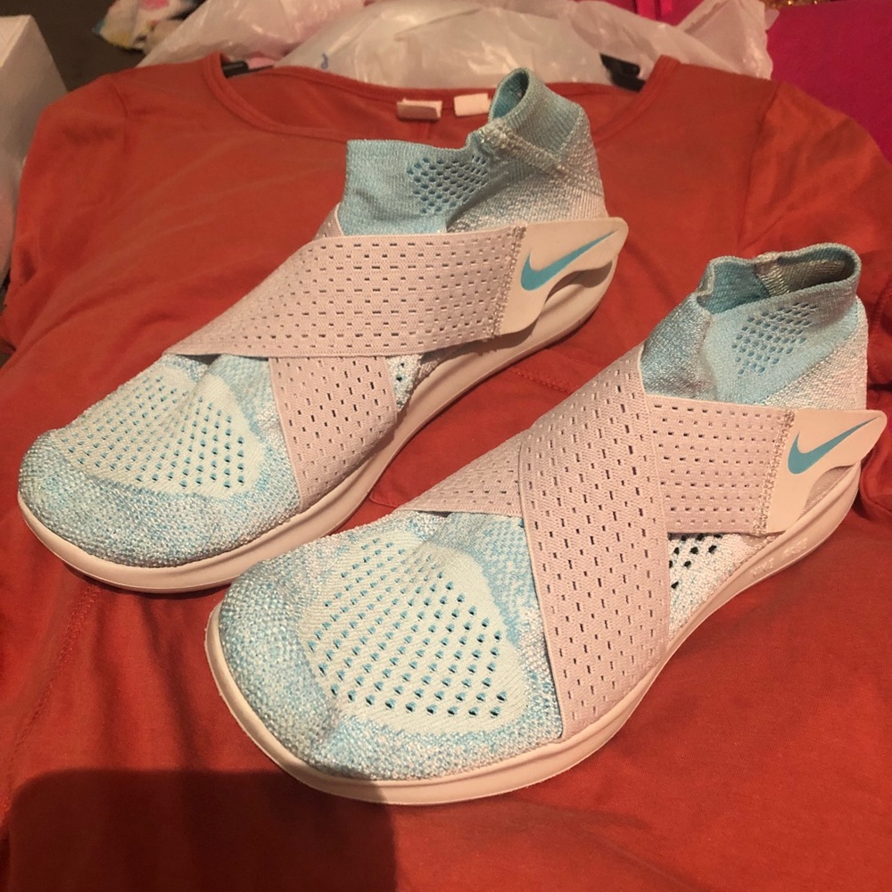 Nike tennis shoes